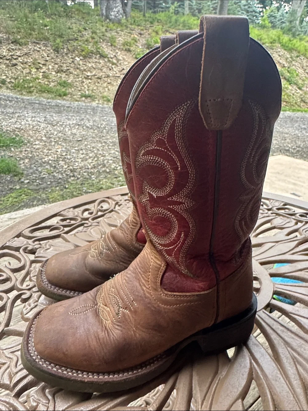 Youth Cody James Cowboy Boots in Brown and Deep Red